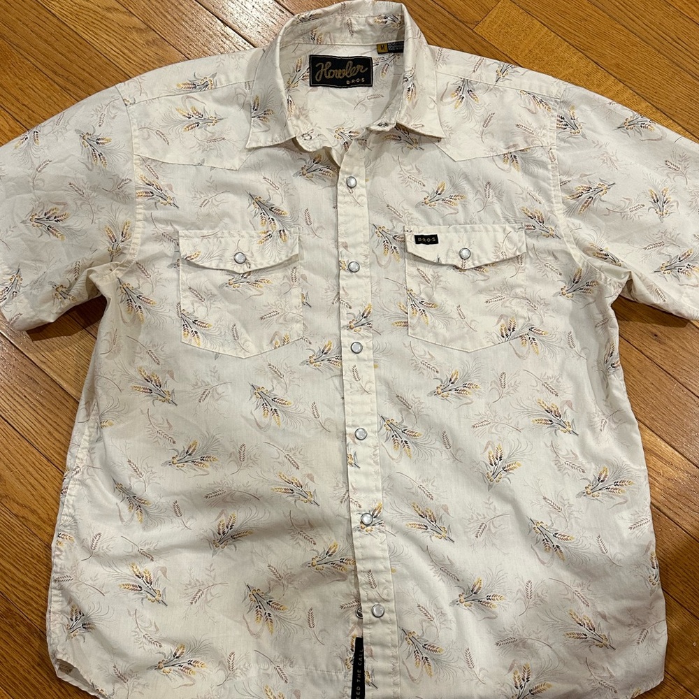 Men’s medium Howler brothers short sleeve button up short